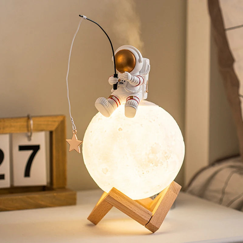 Astronaut Figurine Night Light & Aroma Diffuser – Space Man Decor